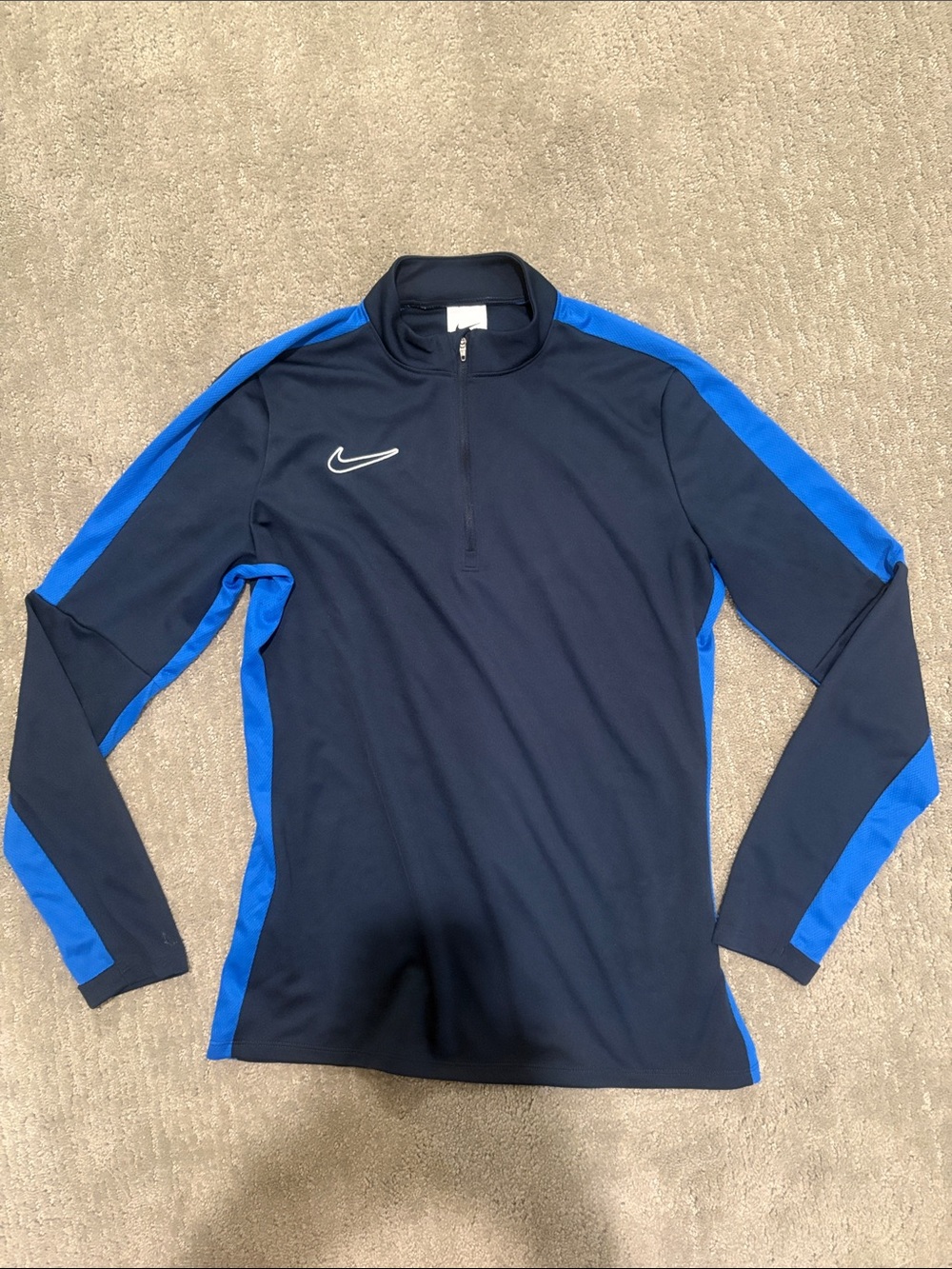 Nike young Men’s Navy and Royal Blue quarter zip